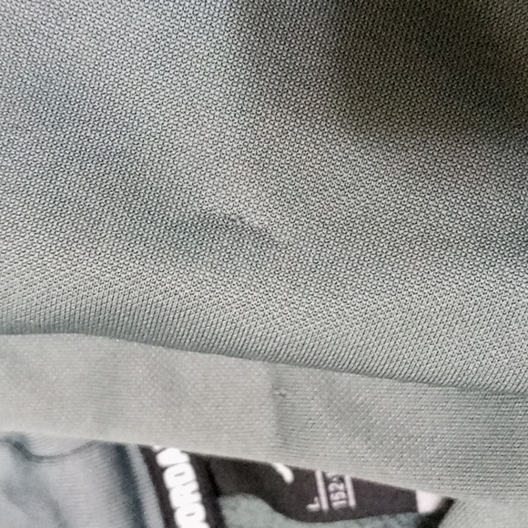 Air Jordan pullover hoodie, kids L, black gray yellow - Picture 5 of 5